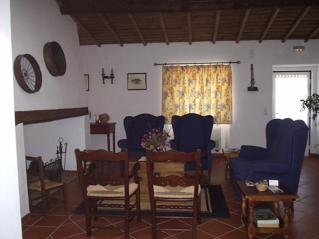 Hôtel Quinta Da Pedra Moura à Sousel Extérieur photo